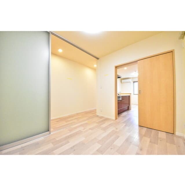 Room image 15
