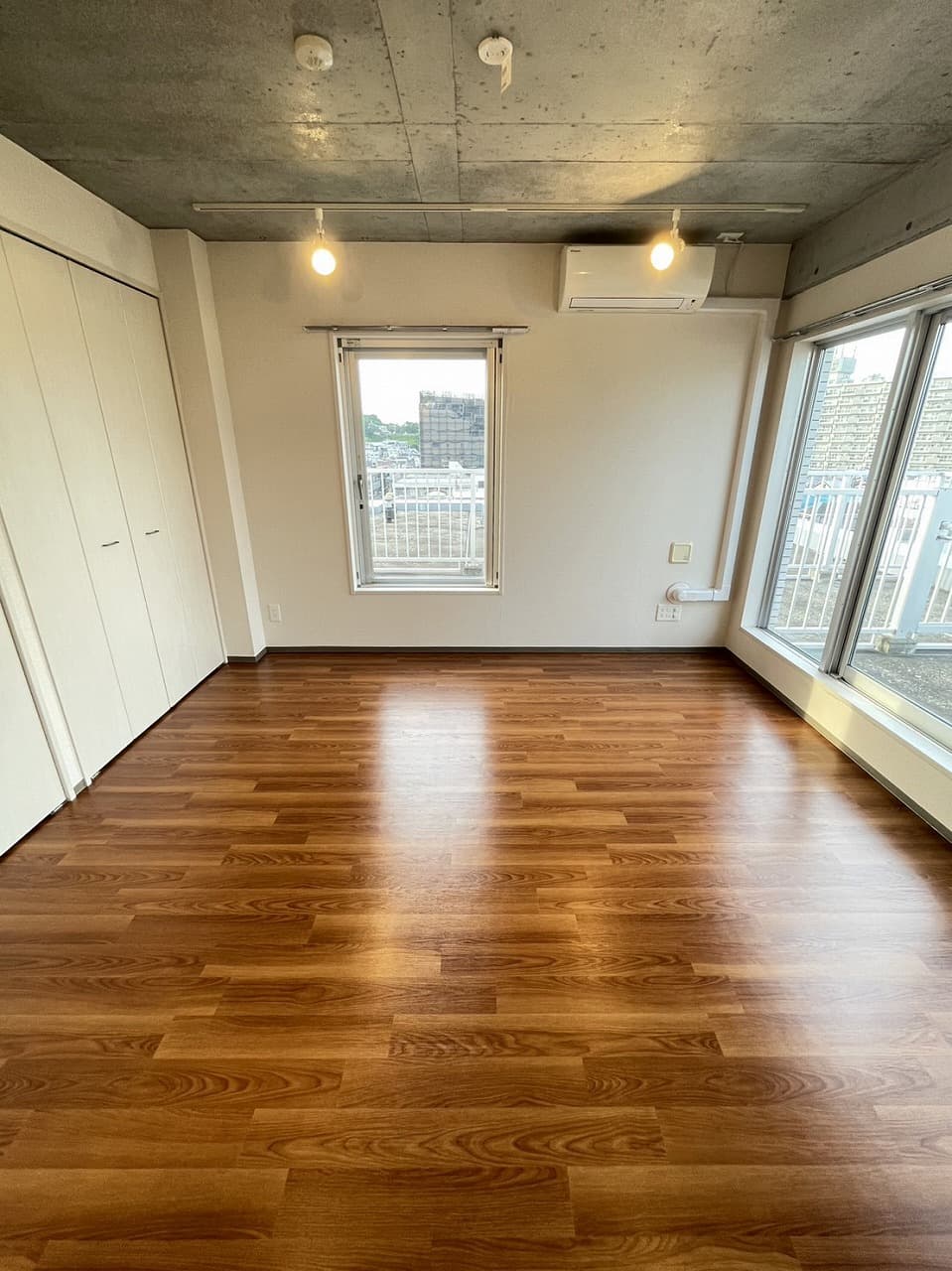 Room image 12