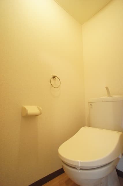 Room image 8