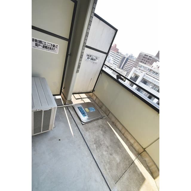 Room image 14
