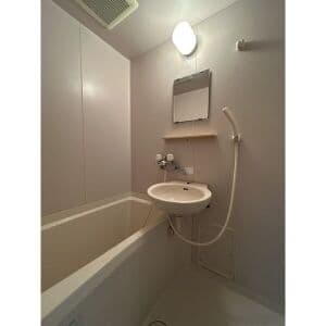 Room image 9