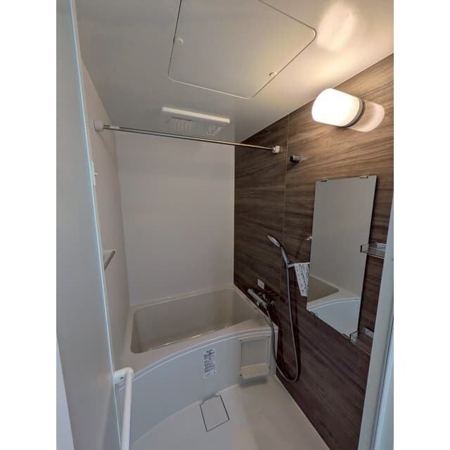 Room image 12