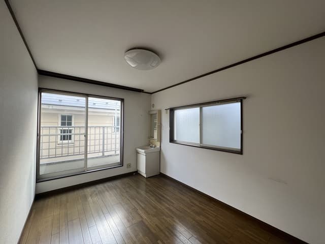 Room image 13