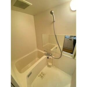 Room image 15