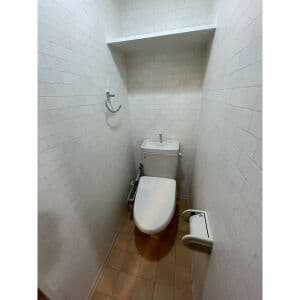 Room image 8