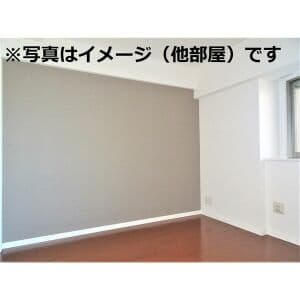 Room image 16