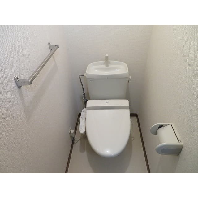 Room image 12