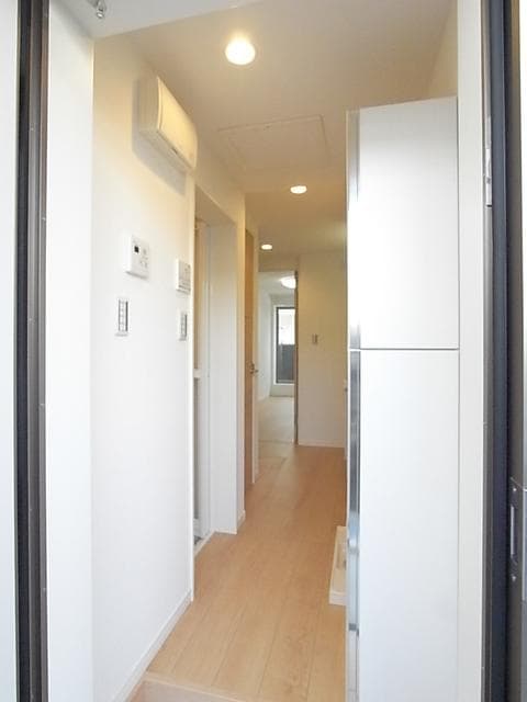 Room image 8