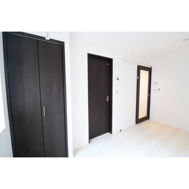 Room image 12