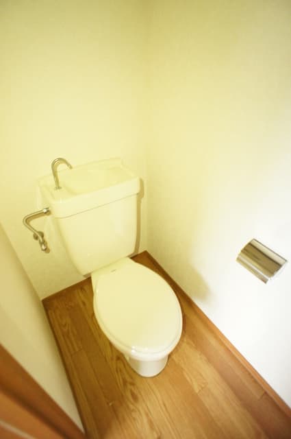 Room image 8