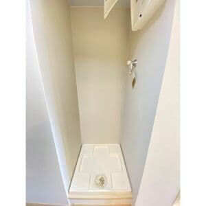 Room image 16