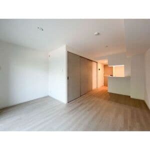 Room image 8