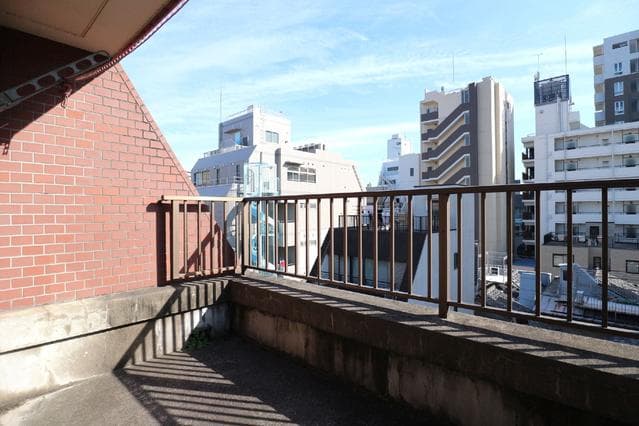 Room image 10