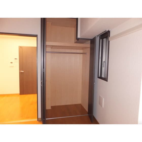 Room image 16