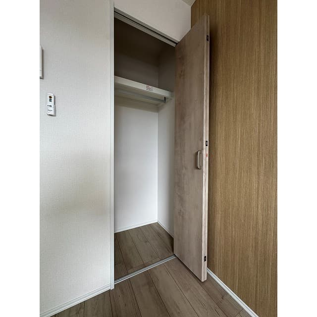 Room image 14
