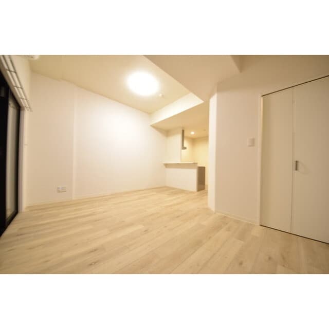 Room image 15