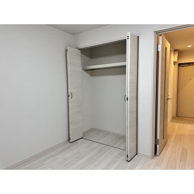 Room image 13