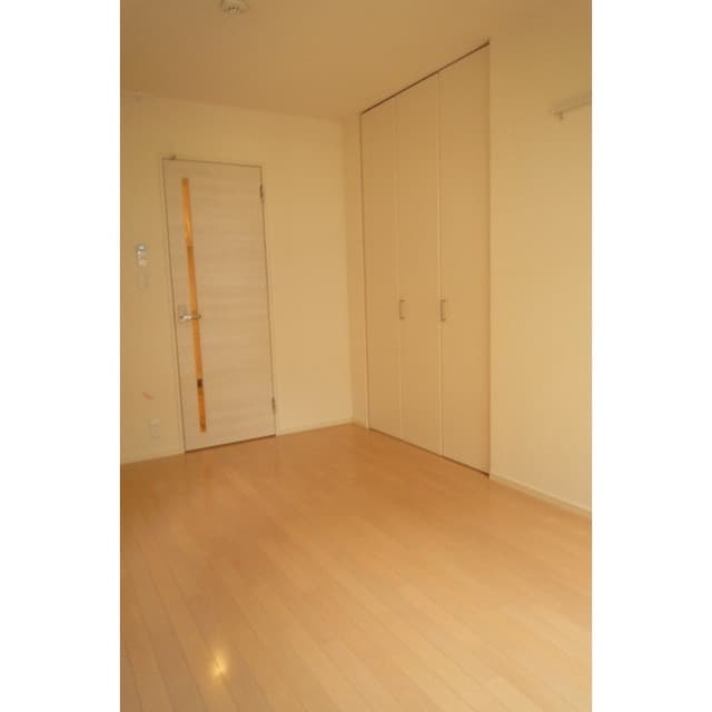 Room image 15