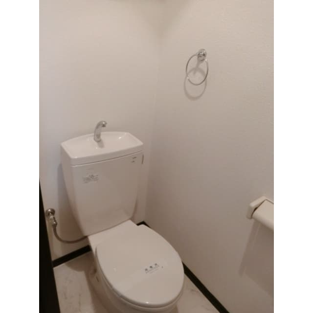Room image 10