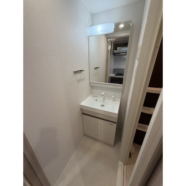 Room image 12