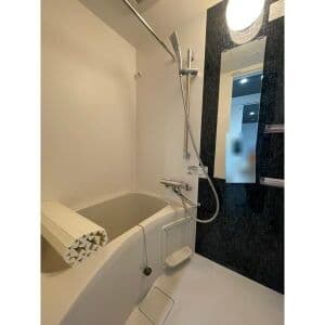 Room image 8