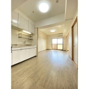 Room image 12