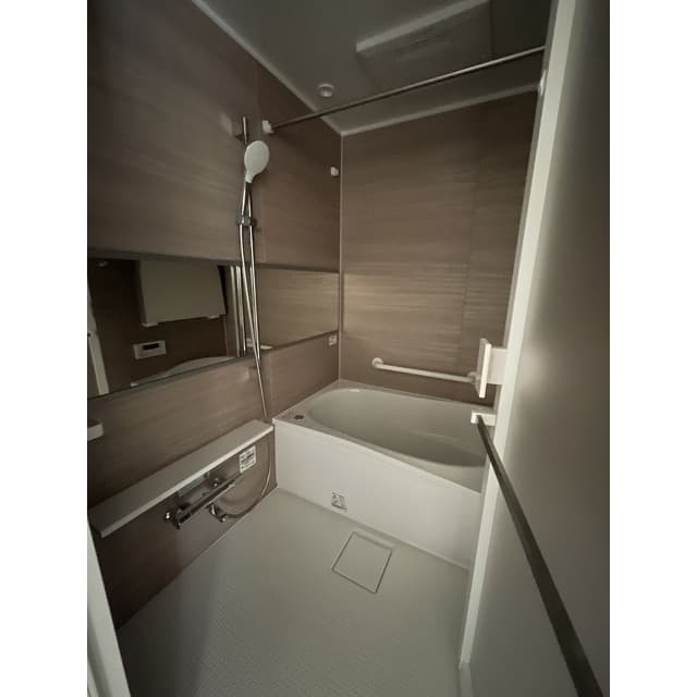 Room image 11