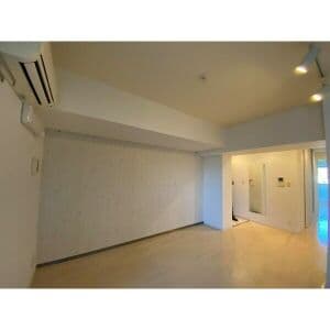 Room image 16