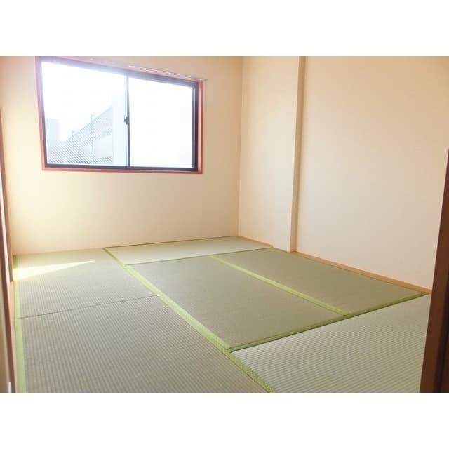 Room image 14