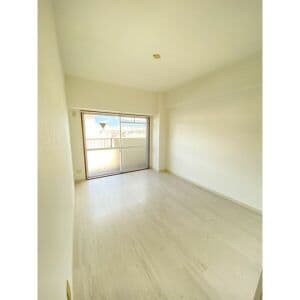 Room image 15