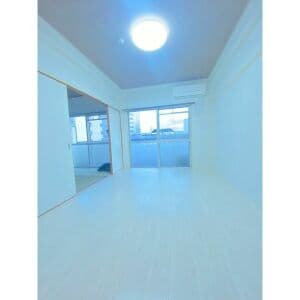 Room image 11