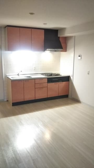 Room image 12