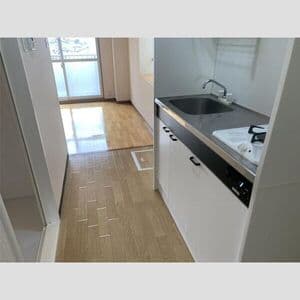 Room image 10