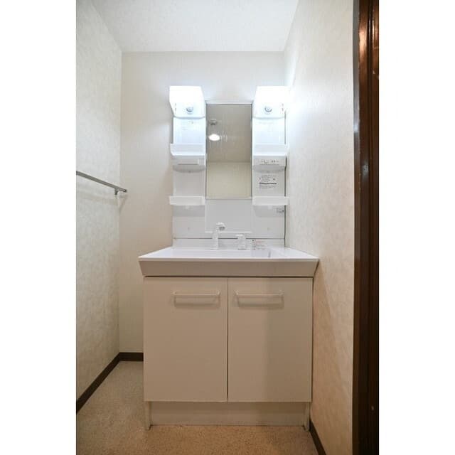 Room image 16
