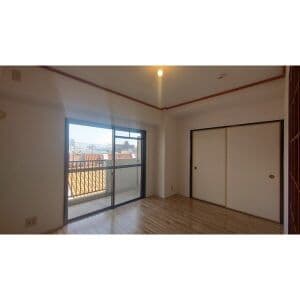 Room image 13