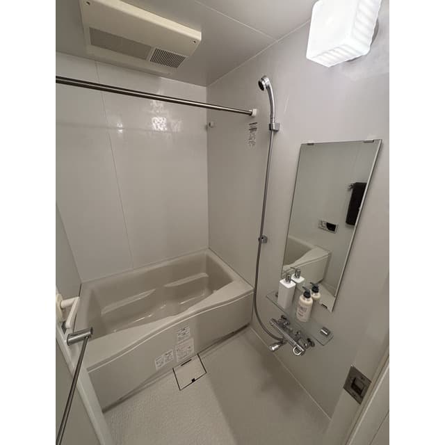Room image 12