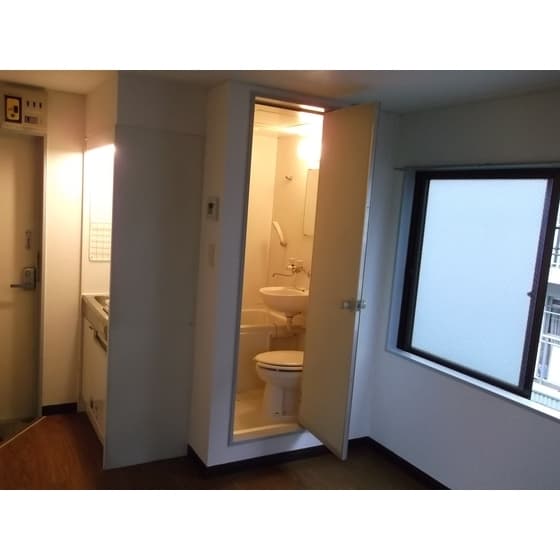 Room image 9