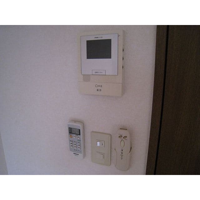 Room image 15