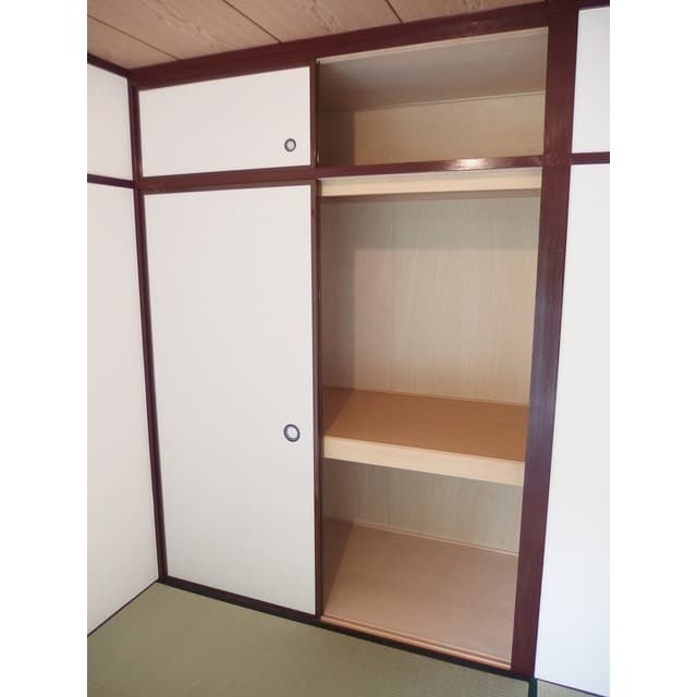 Room image 13
