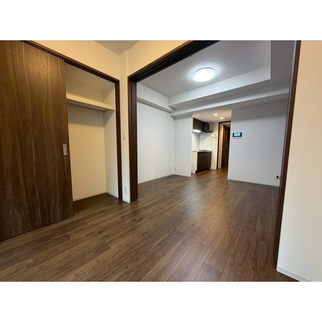 Room image 16