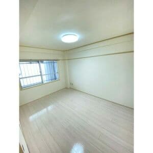 Room image 16
