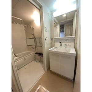 Room image 13