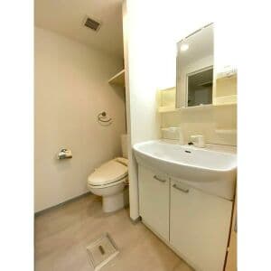 Room image 16