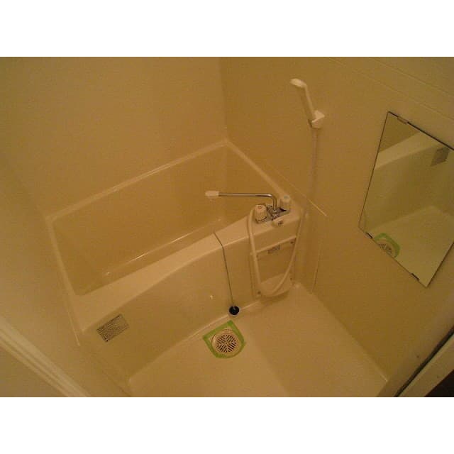 Room image 10