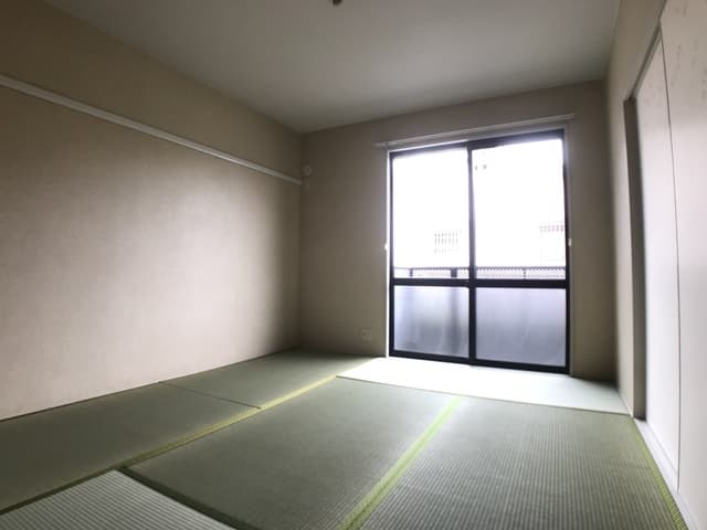 Room image 15