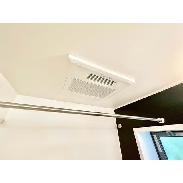 Room image 15