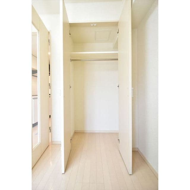 Room image 15