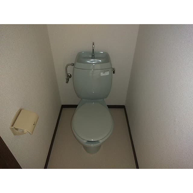 Room image 10