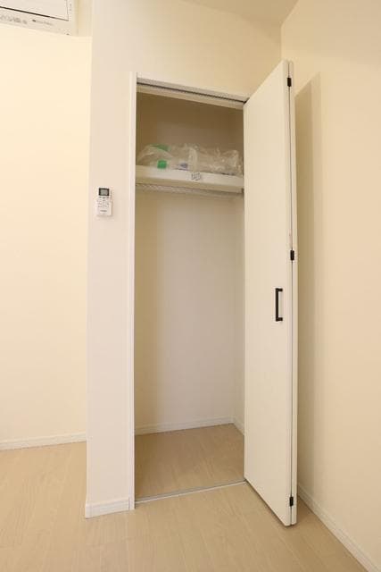 Room image 15