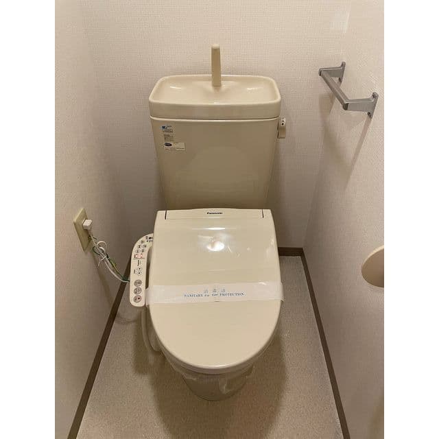 Room image 8
